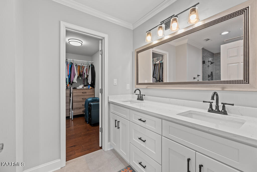 1348 Wenlock Road Knoxville, TN 37922 - Photo 24 of 35 23.1 - Master Bath