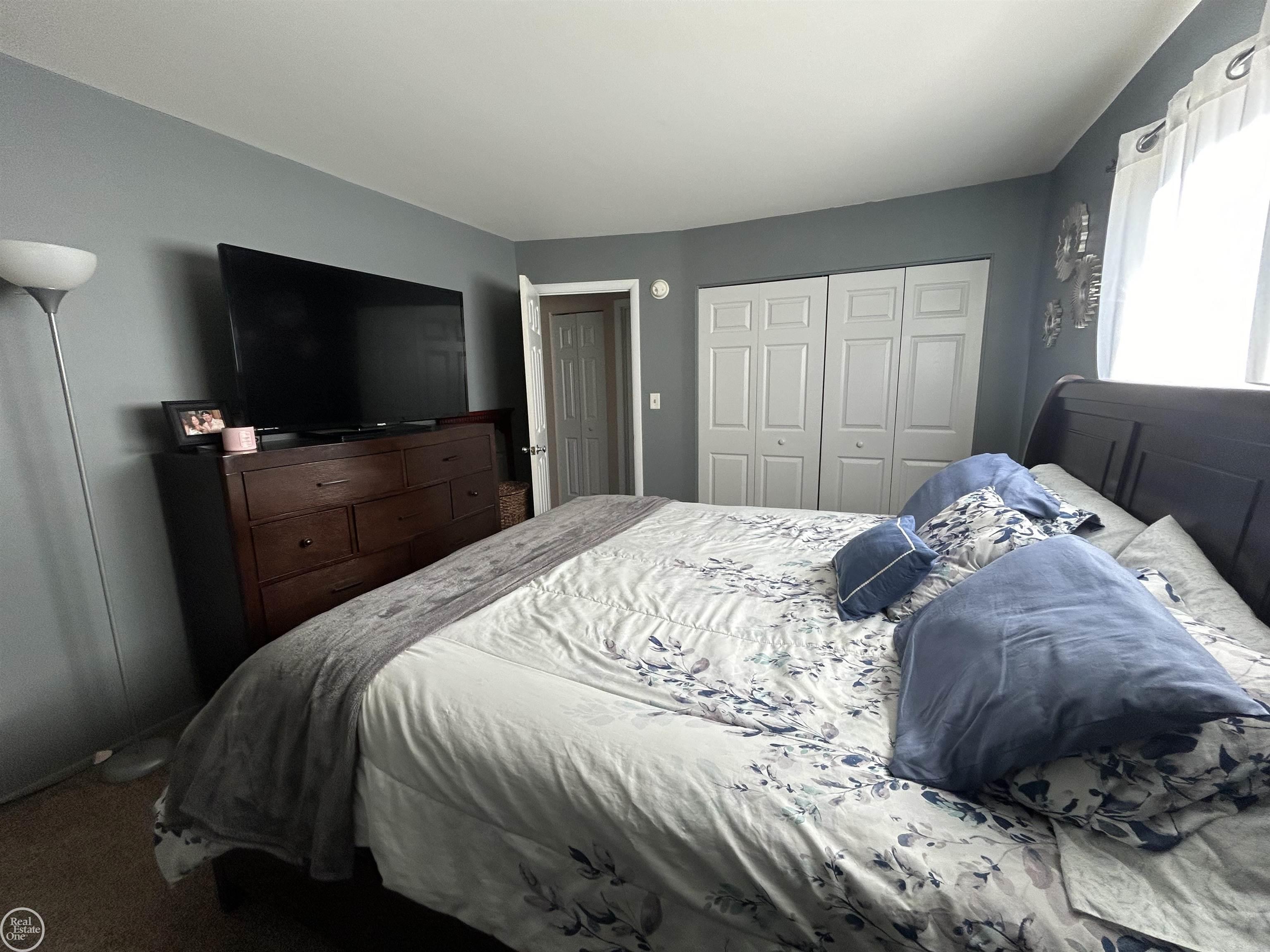 14228 East 14 Mile Road Warren, MI 48088 - Photo 10 of 18 50129963-8a8898d7-f151-4b59-8b58-6453efc27e6a.JPG