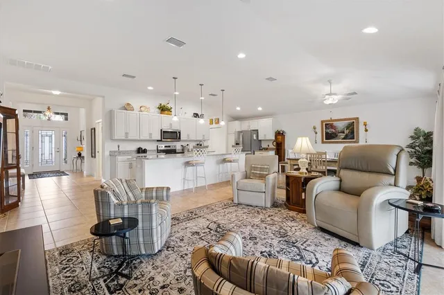 $325,000 | 10404 Silver Maple Avenue, Oxford, FL 34484