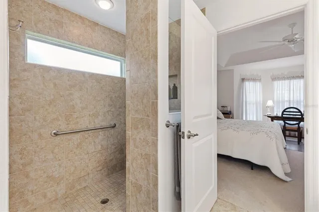 $325,000 | 10404 Silver Maple Avenue, Oxford, FL 34484