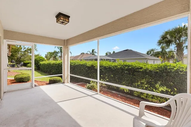 $325,000 | 10404 Silver Maple Avenue, Oxford, FL 34484