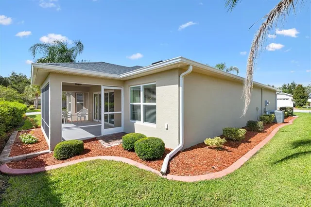 $325,000 | 10404 Silver Maple Avenue, Oxford, FL 34484