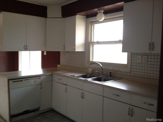 12246 Griffin Road Memphis, MI 48041 - Photo 10 of 18 264-017006-kitchen view 2.JPG