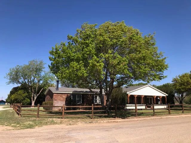 $214,000 | 203 Pine Street, McLean, TX 79057