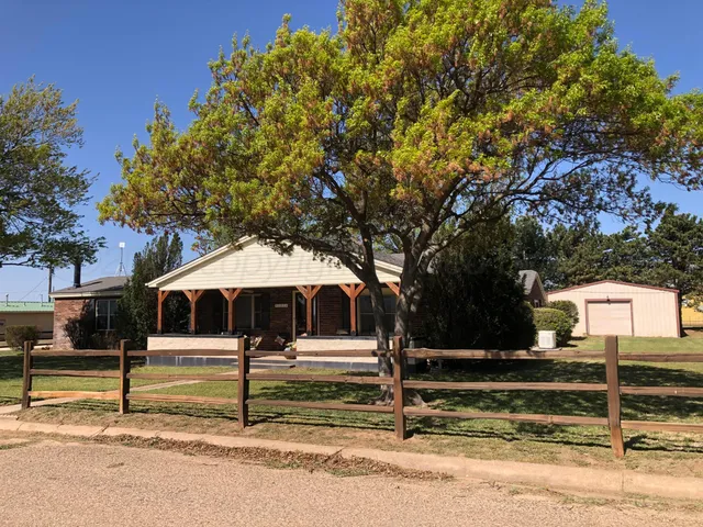 $214,000 | 203 Pine Street, McLean, TX 79057