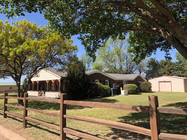 $214,000 | 203 Pine Street, McLean, TX 79057