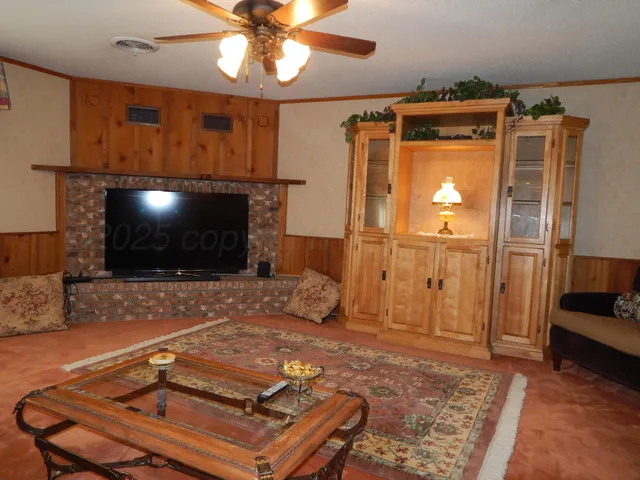 $214,000 | 203 Pine Street, McLean, TX 79057