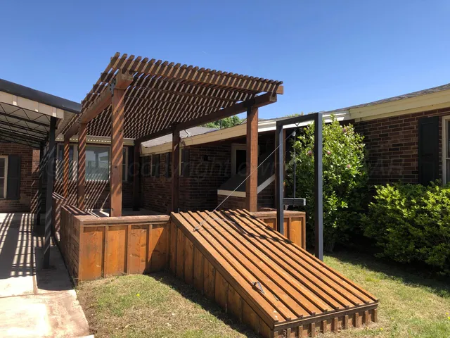 $214,000 | 203 Pine Street, McLean, TX 79057