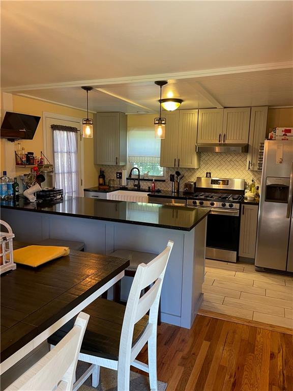4147 Highgrove Road Pittsburgh, PA 15236 - Photo 3 of 12 Gallery Image 3