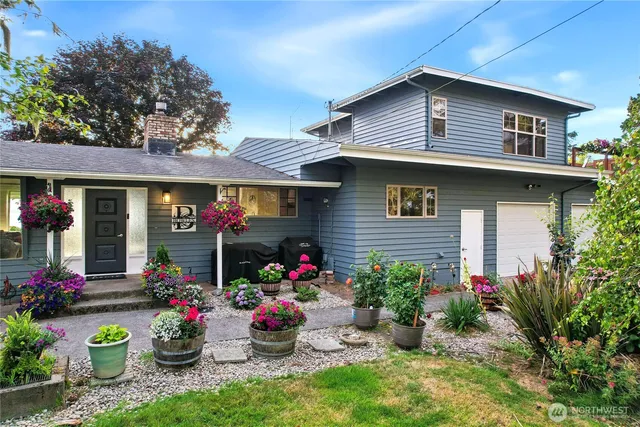 a view of a house with sitting area