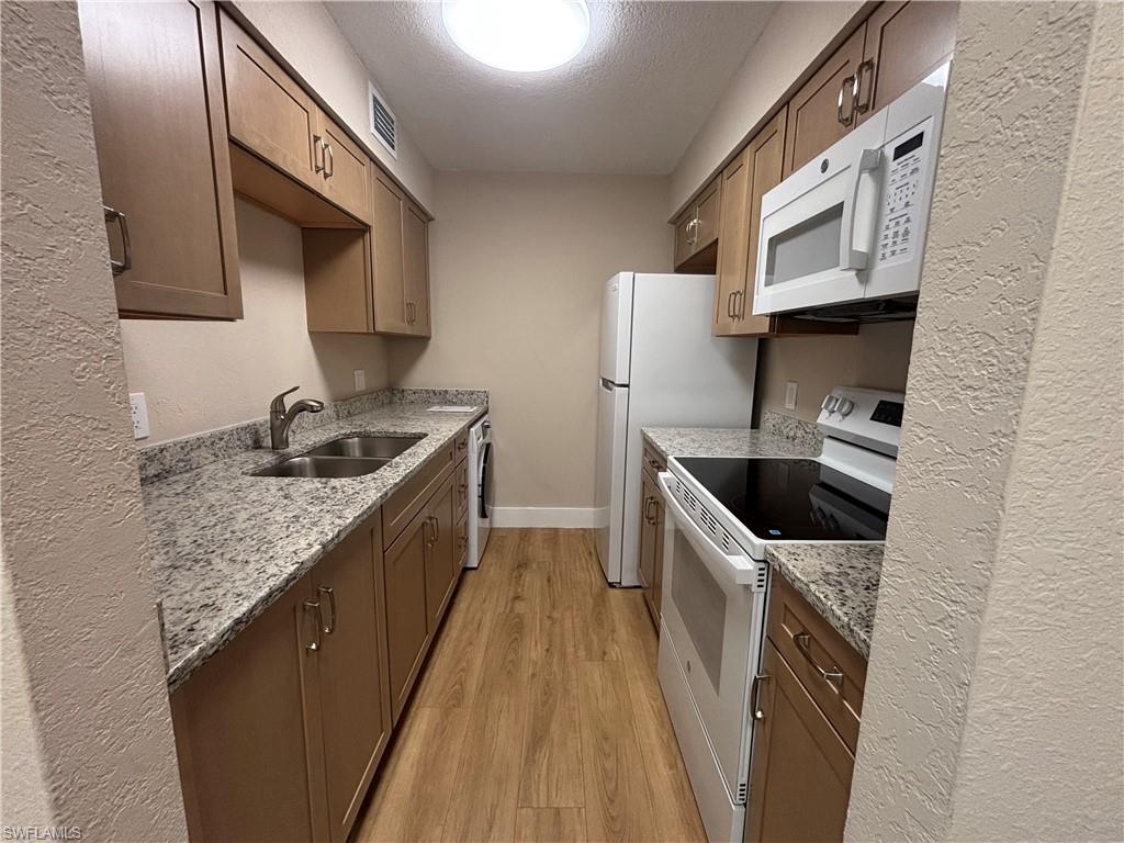 5327 Summerlin Road, Unit 2709 Fort Myers, FL 33919 - Photo 4 of 11