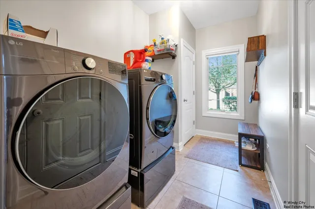 $585,000 | 2453 Nicola Court, Addison, IL 60101