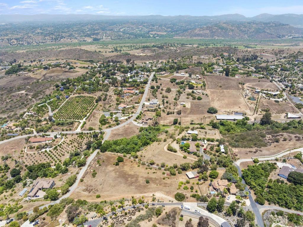 31801 Wrightwood Road Bonsall, CA 92003 - Photo 12 of 45