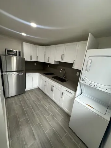 $1,900 | 1030 Southwest 96th Avenue, Unit EFFICIENCY, Miami, FL 33174