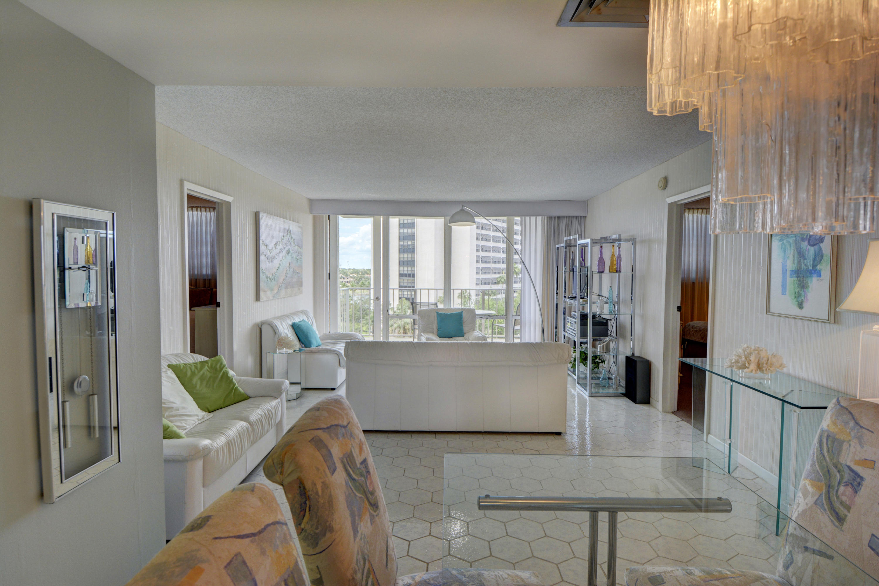 336 Golfview Road, Unit 614 North Palm Beach, FL 33408 - Photo 15 of 47 LIVING ROOM