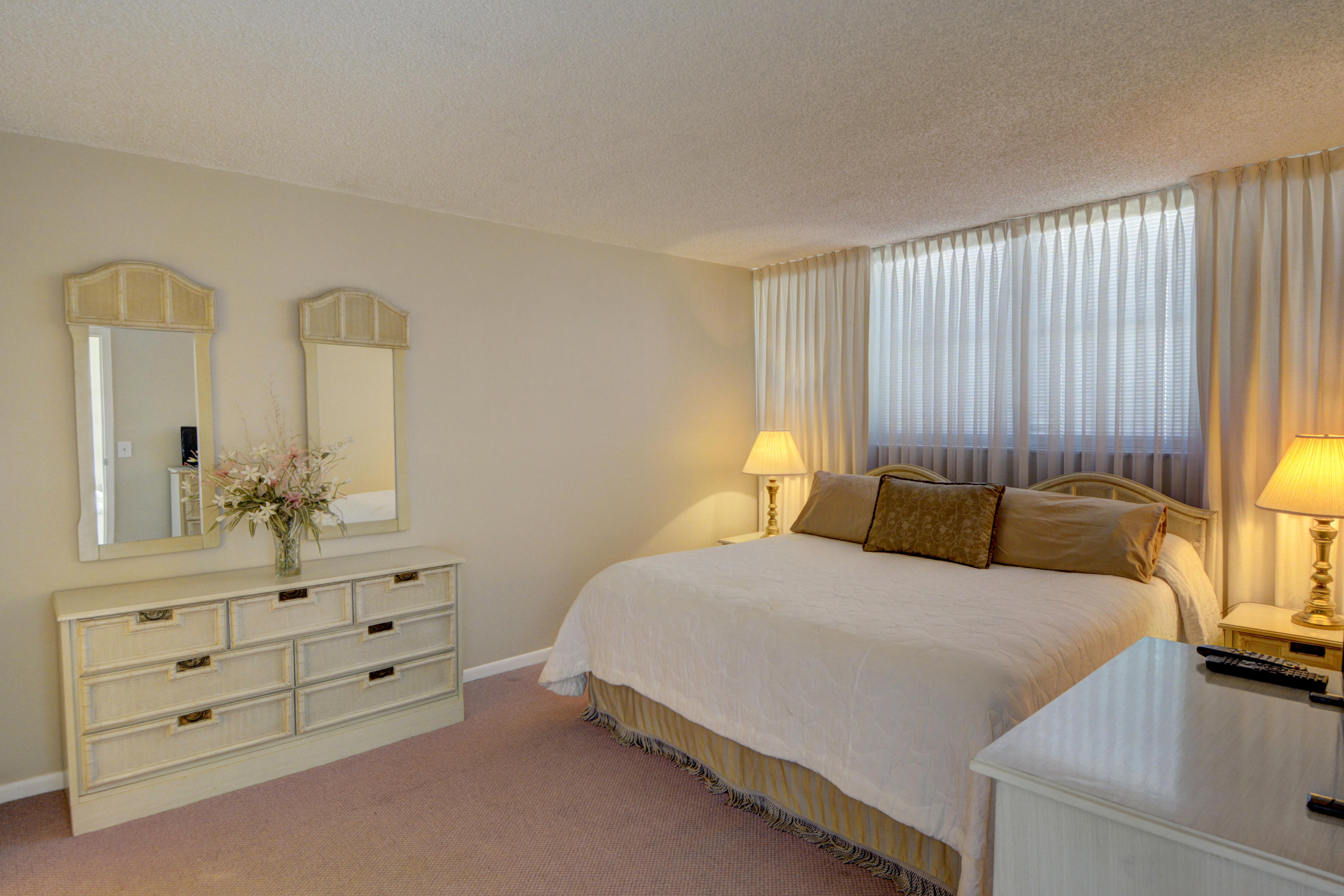 336 Golfview Road, Unit 614 North Palm Beach, FL 33408 - Photo 20 of 47 MASTER BEDROOM
