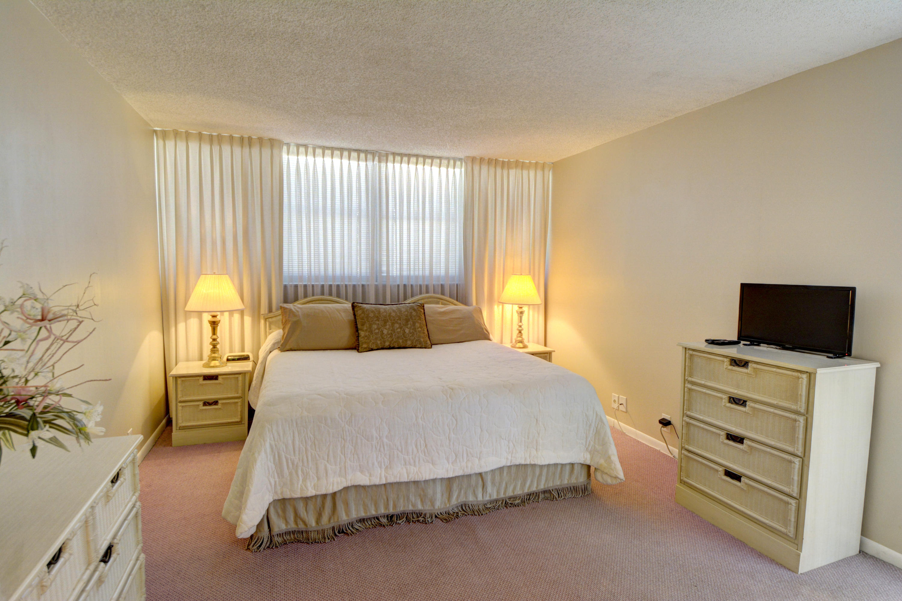 336 Golfview Road, Unit 614 North Palm Beach, FL 33408 - Photo 21 of 47 MASTER BEDROOM