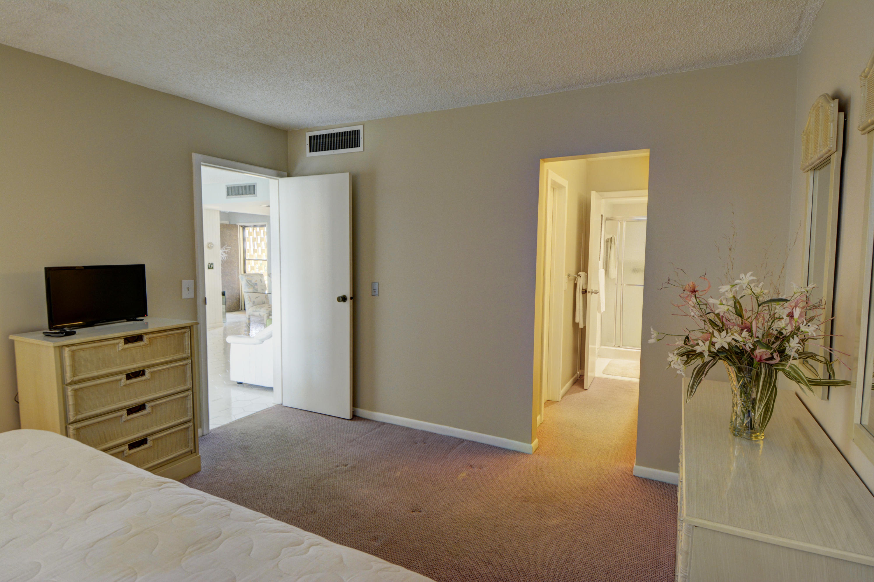 336 Golfview Road, Unit 614 North Palm Beach, FL 33408 - Photo 22 of 47 MASTER BEDROOM