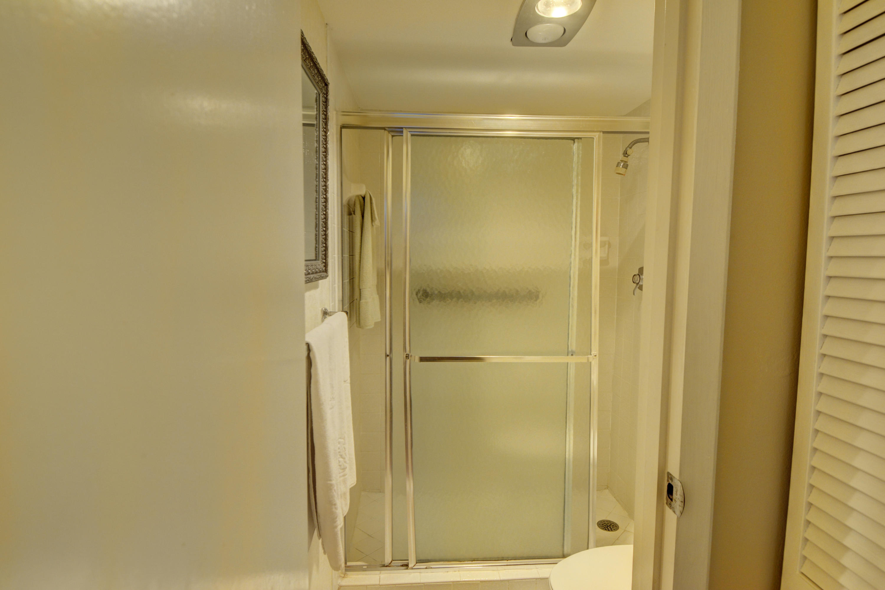 336 Golfview Road, Unit 614 North Palm Beach, FL 33408 - Photo 24 of 47 MASTER BATH W/WALK-IN SHOWER