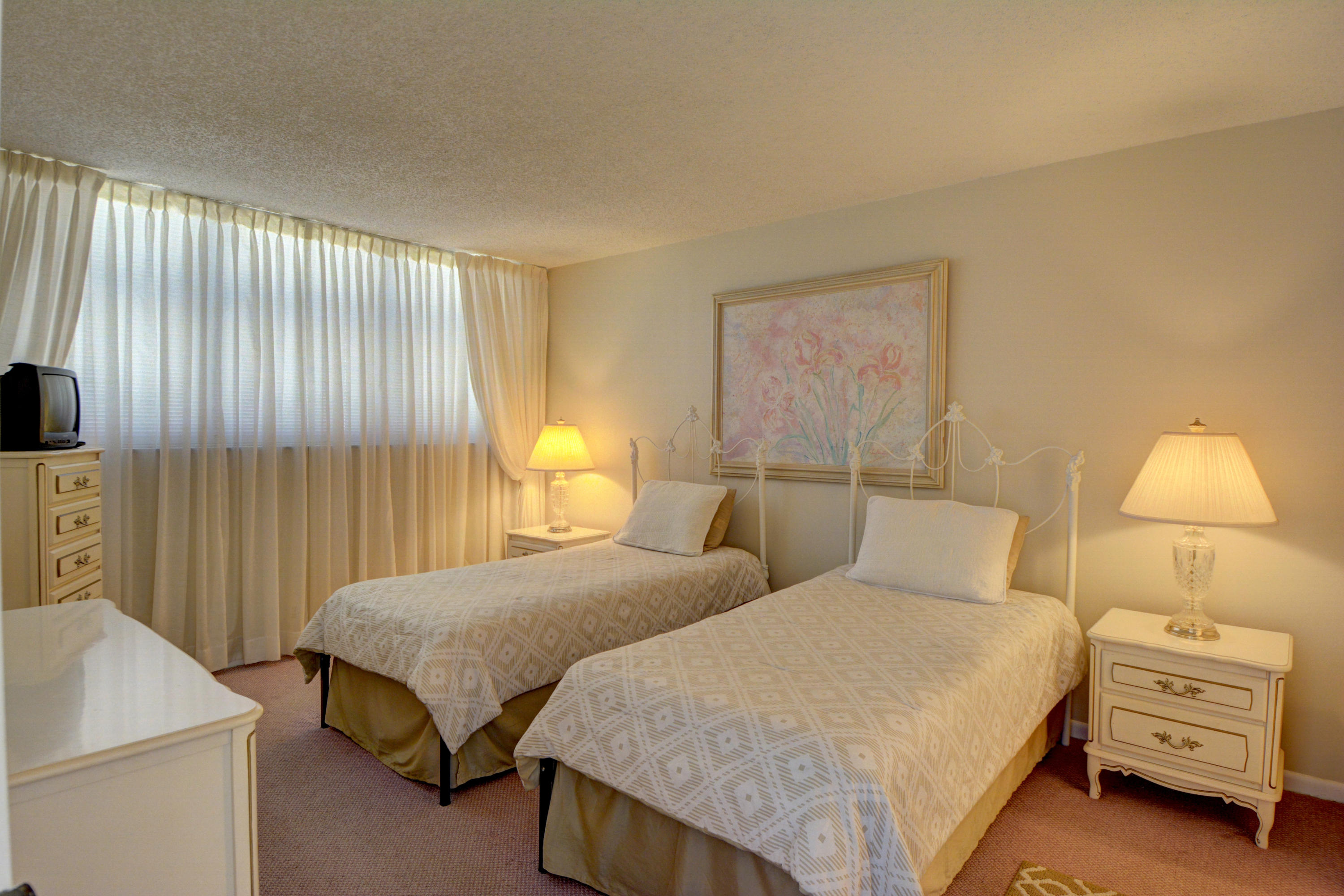 336 Golfview Road, Unit 614 North Palm Beach, FL 33408 - Photo 25 of 47 GUEST BEDROOM