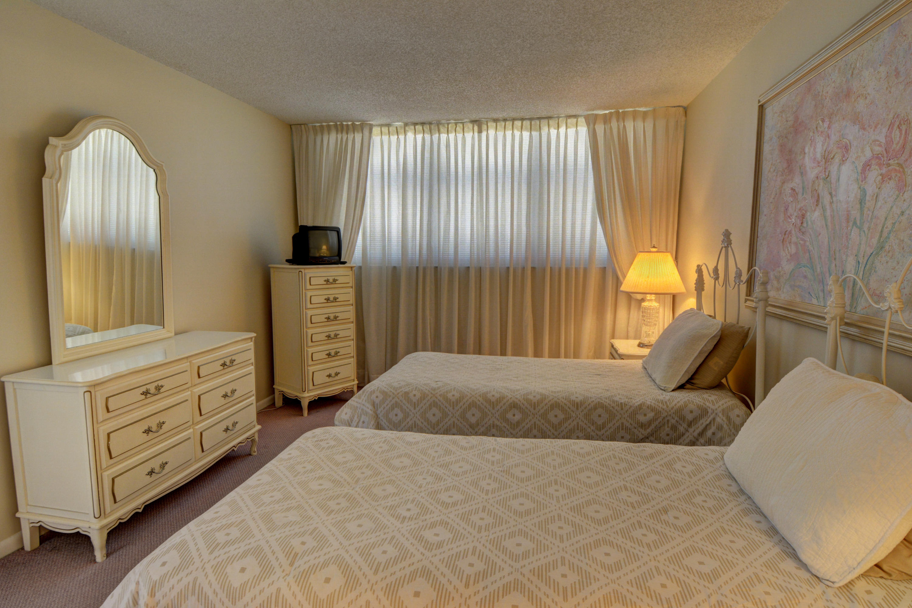 336 Golfview Road, Unit 614 North Palm Beach, FL 33408 - Photo 26 of 47 GUEST BEDROOM