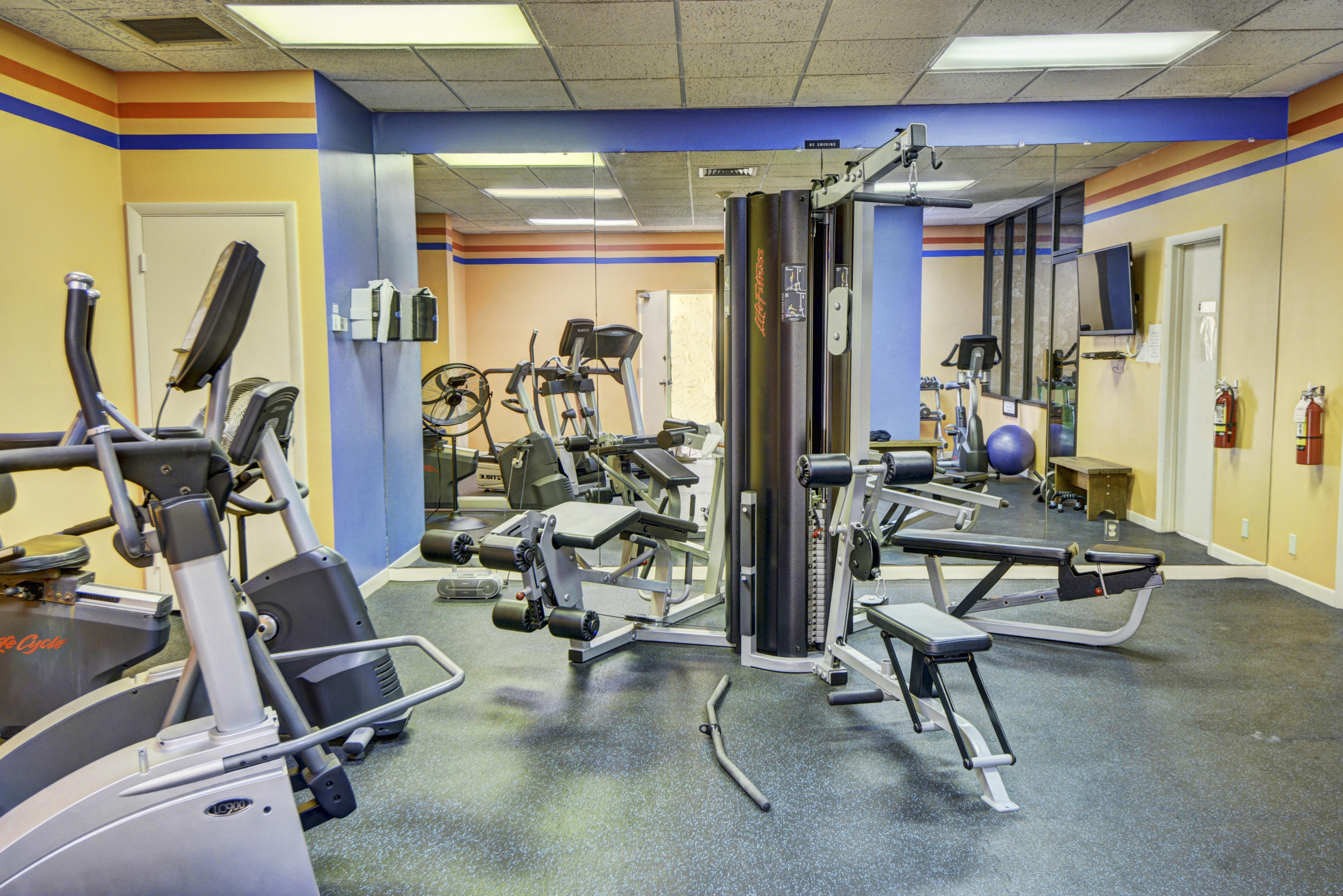 336 Golfview Road, Unit 614 North Palm Beach, FL 33408 - Photo 28 of 47 COMMUNITY GYM