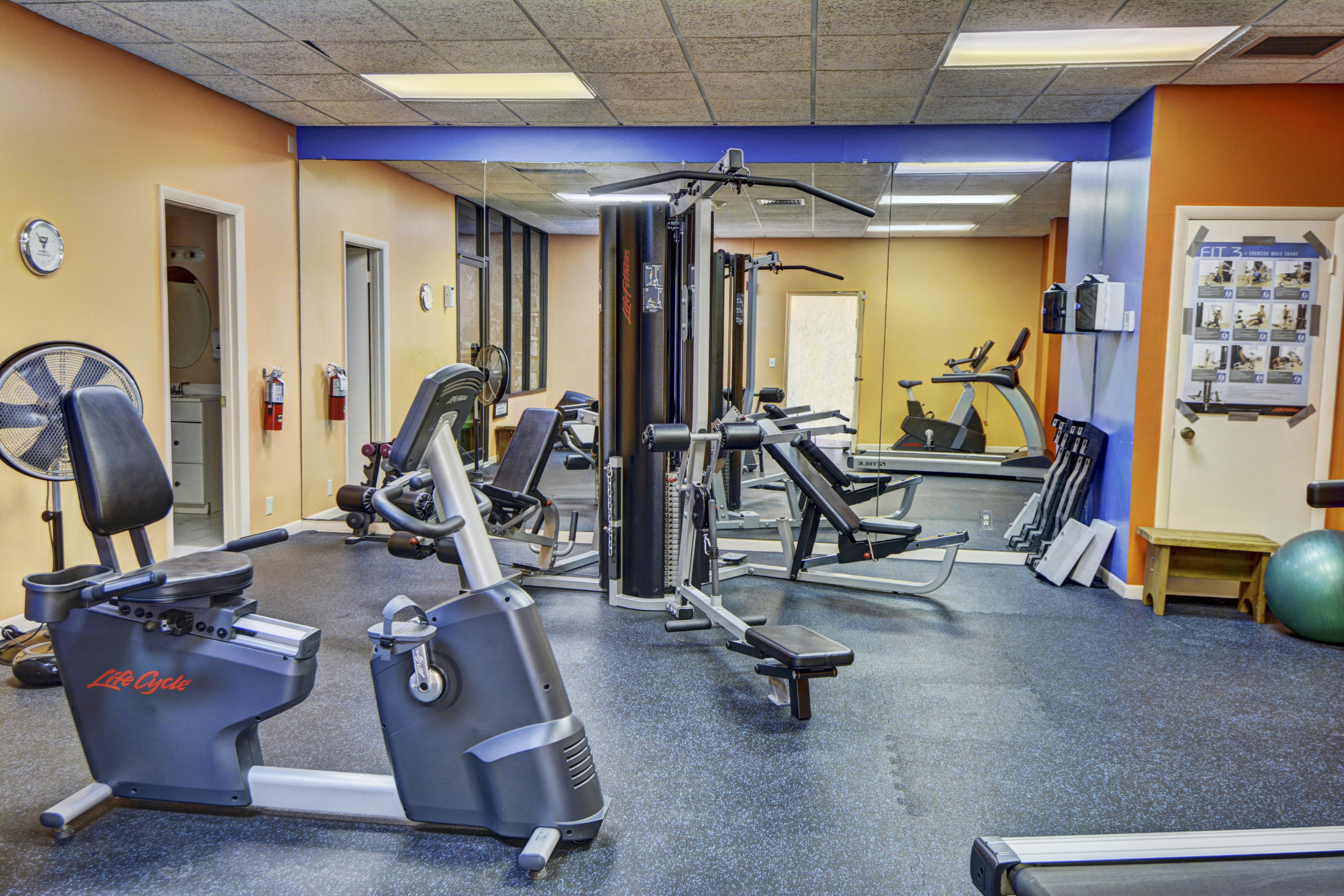 336 Golfview Road, Unit 614 North Palm Beach, FL 33408 - Photo 29 of 47 COMMUNITY GYM