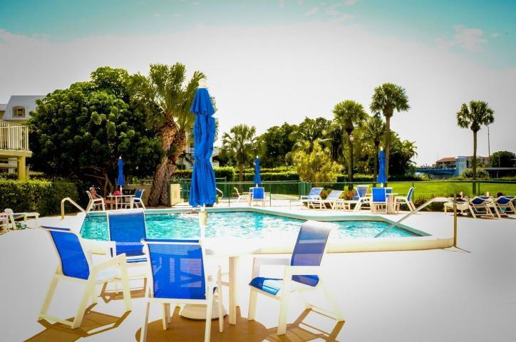 336 Golfview Road, Unit 614 North Palm Beach, FL 33408 - Photo 30 of 47 POOL 2