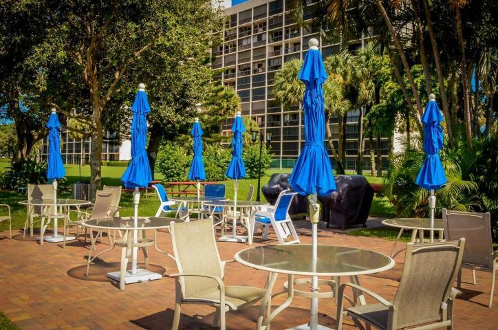 336 Golfview Road, Unit 614 North Palm Beach, FL 33408 - Photo 31 of 47 OUTDOOR SPACE