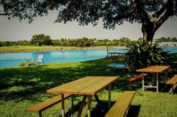 336 Golfview Road, Unit 614 North Palm Beach, FL 33408 - Photo 33 of 47 PICNIC AREA