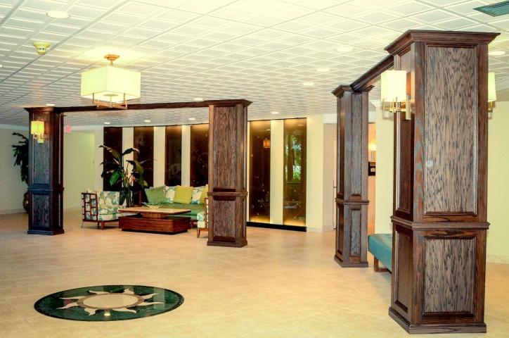 336 Golfview Road, Unit 614 North Palm Beach, FL 33408 - Photo 7 of 47 LOBBY