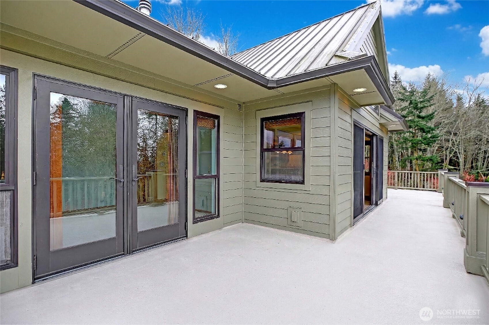 2165 Lowell Point Road Camano Island, WA 98282 - Photo 8 of 36 Gallery Image 8