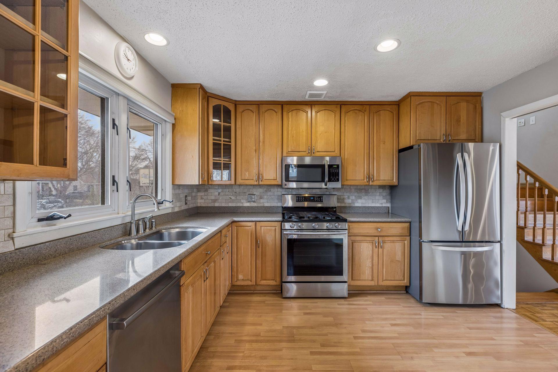 1025 Colby Street St. Paul, MN 55116 - Photo 3 of 22