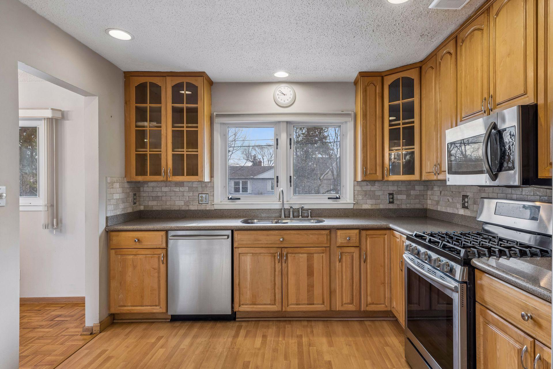 1025 Colby Street St. Paul, MN 55116 - Photo 4 of 22