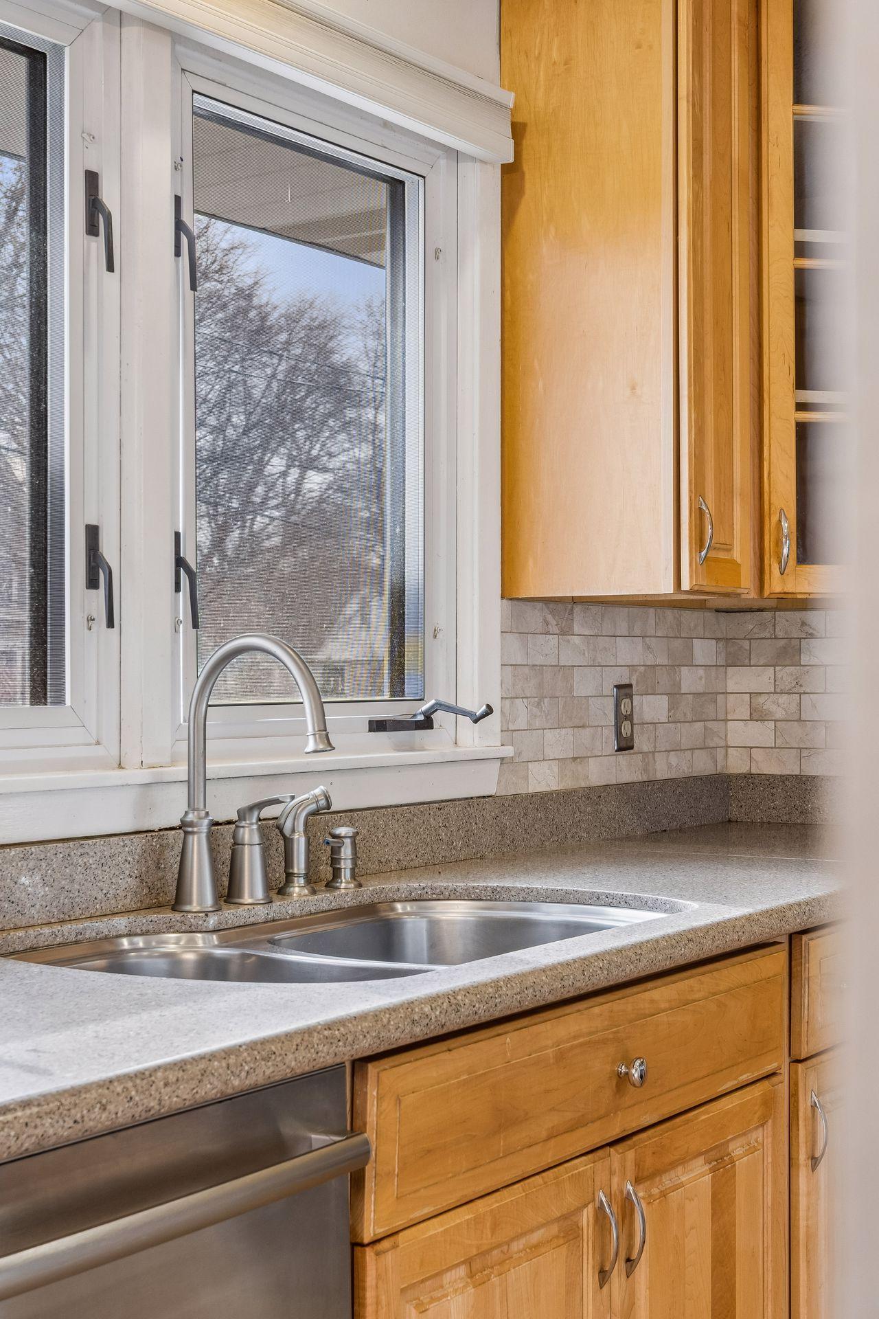 1025 Colby Street St. Paul, MN 55116 - Photo 10 of 22