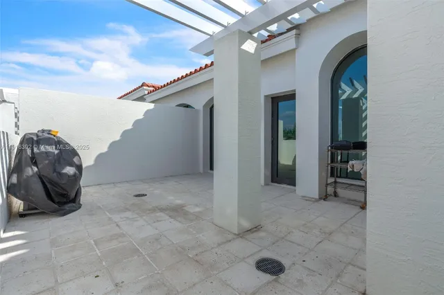 a view of a porch of the house