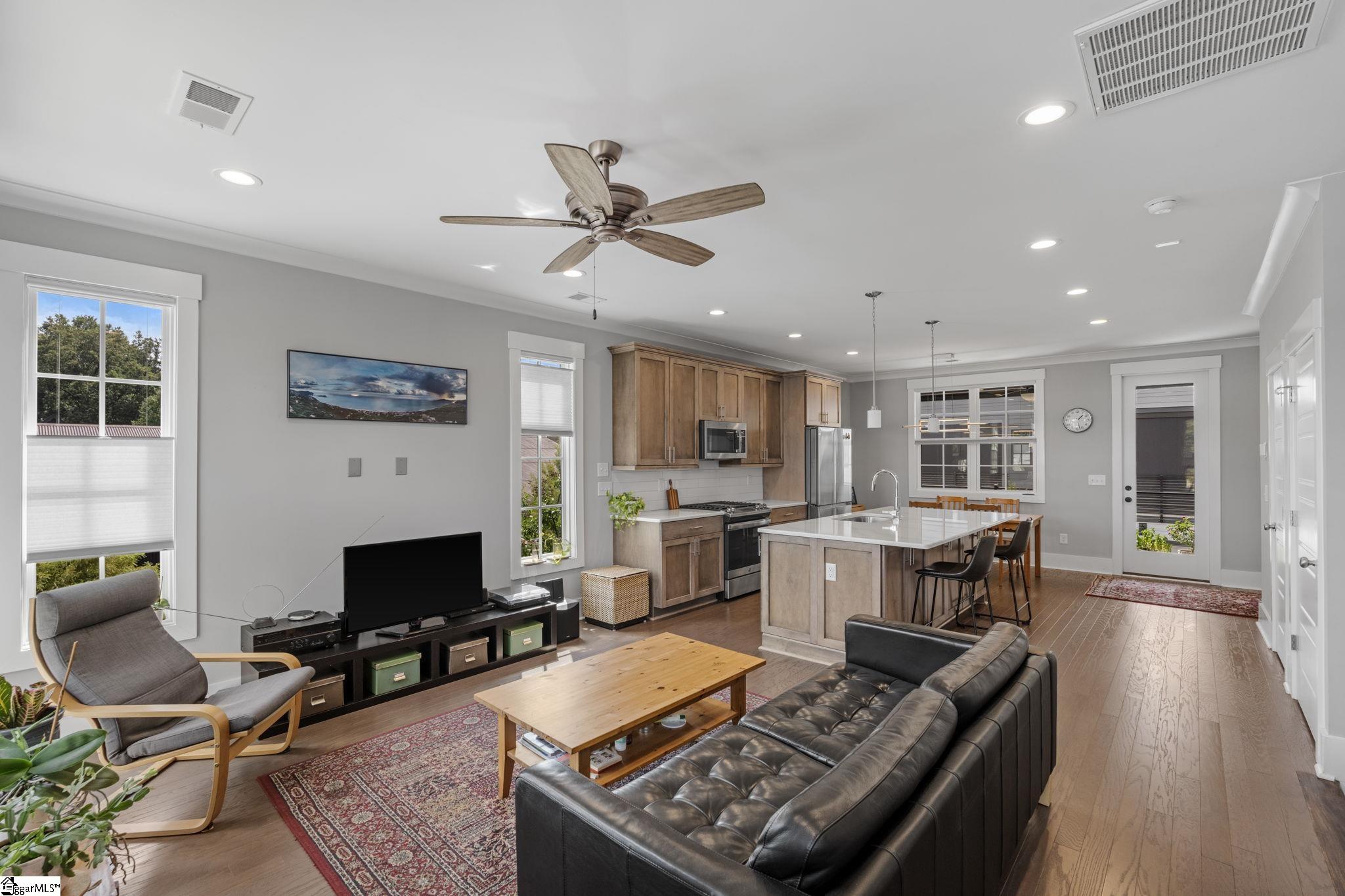 7 Hub Street Greenville, SC 29601 - Photo 24 of 34