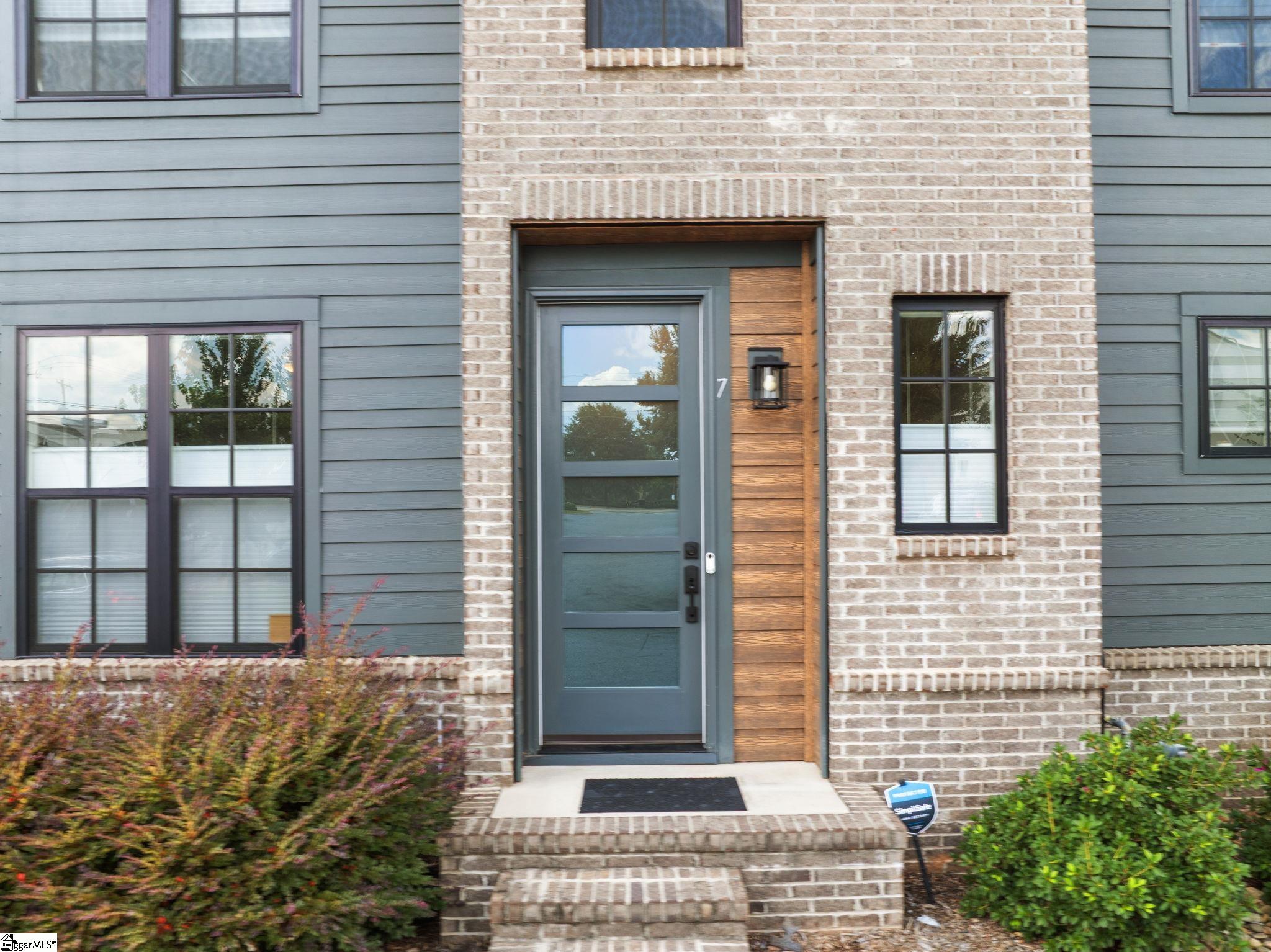 7 Hub Street Greenville, SC 29601 - Photo 3 of 34