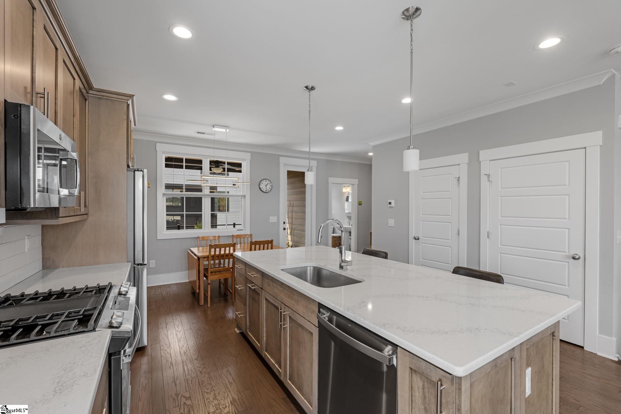 7 Hub Street Greenville, SC 29601 - Photo 8 of 34