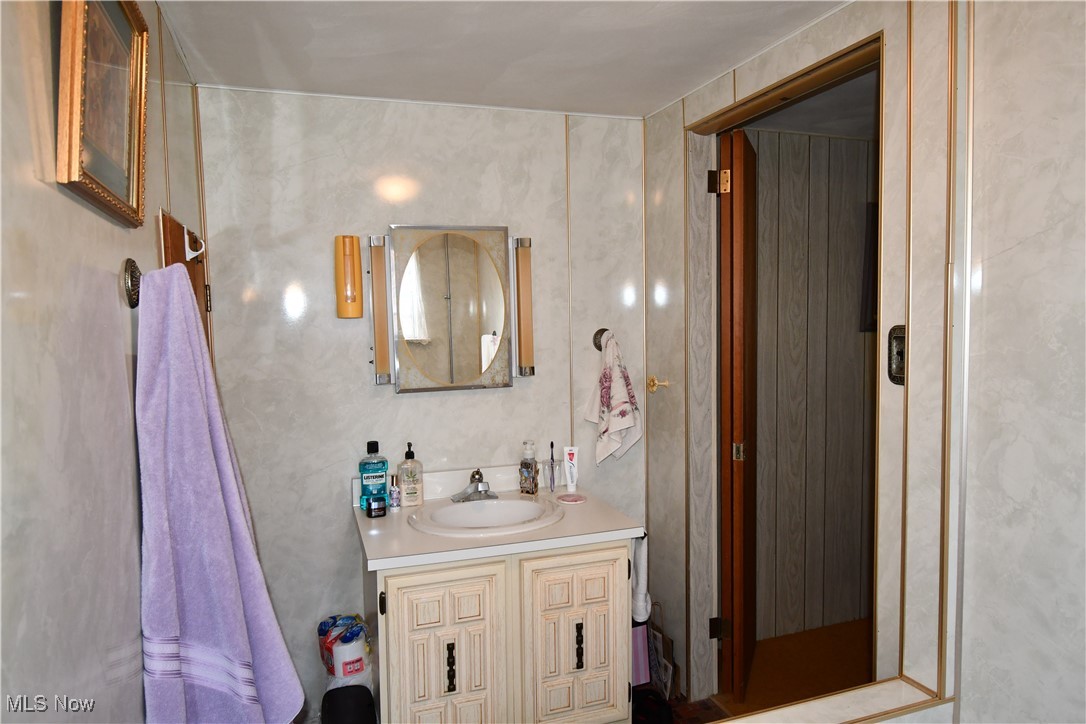 4659 Canfield Road Canfield, OH 44406 - Photo 32 of 34 Bathroom featuring vanity