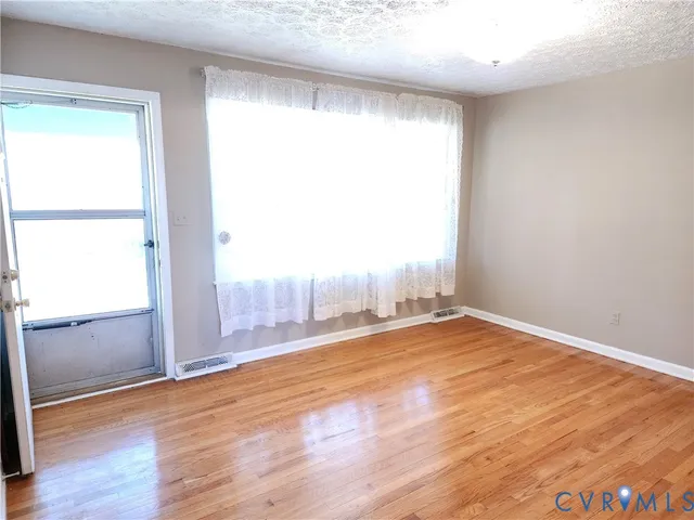 $1,400 | 1071 Samuel Road, Alton, VA 24520