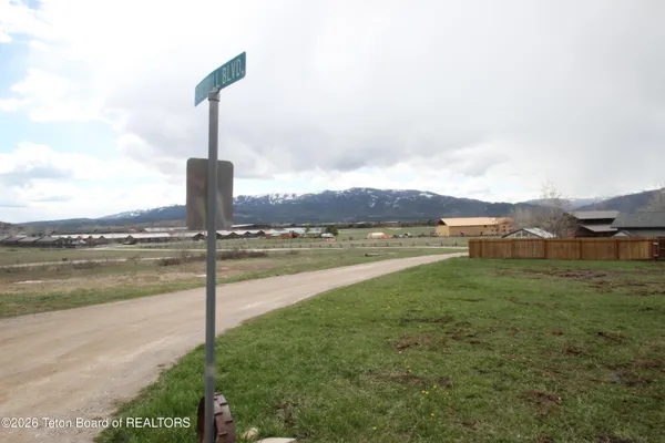 $750,000 | 10 Foothill Boulevard, Alpine, WY 83128