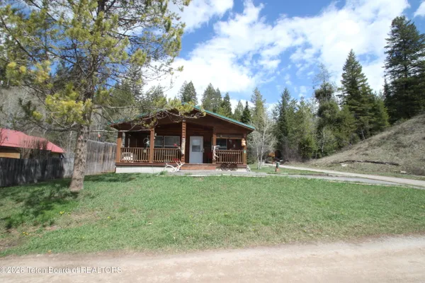 $750,000 | 10 Foothill Boulevard, Alpine, WY 83128