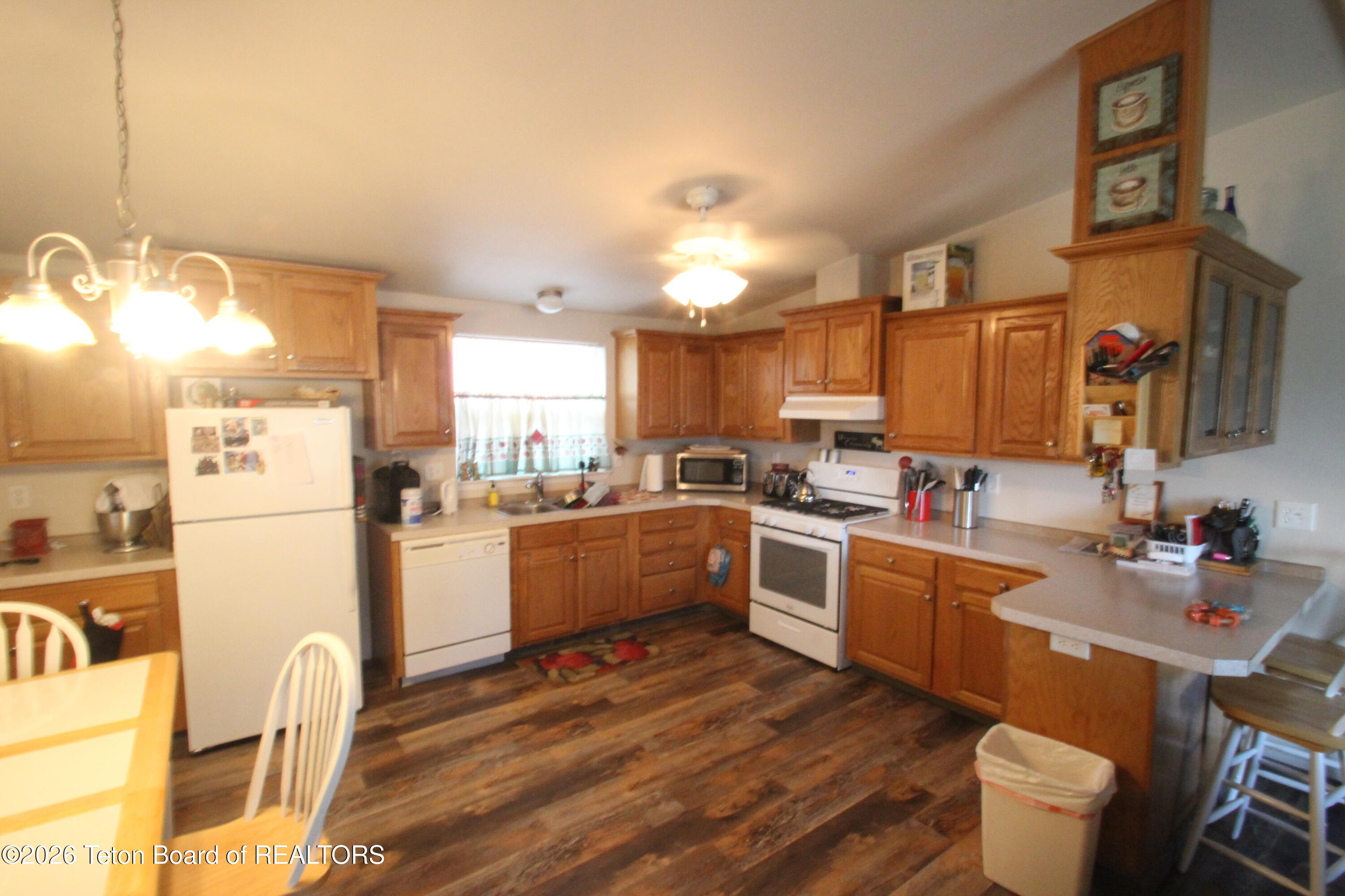 10 Foothill Boulevard Alpine, WY 83128 - Photo 8 of 21 IMG_2730