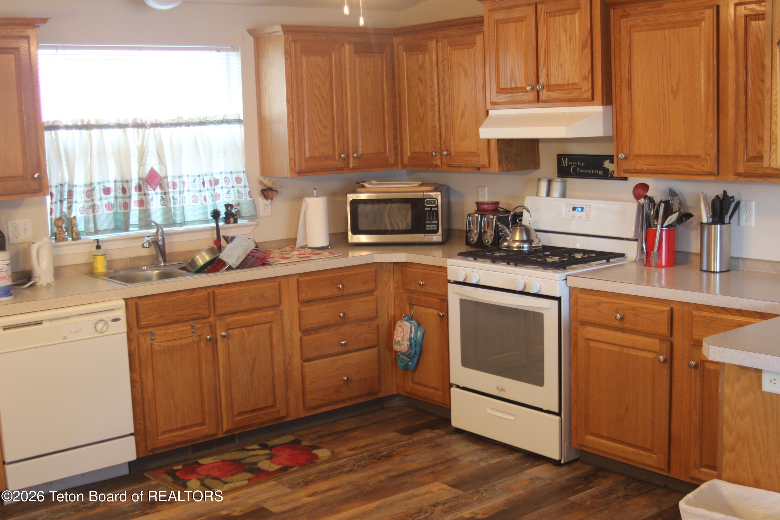 10 Foothill Boulevard Alpine, WY 83128 - Photo 9 of 21 IMG_2750