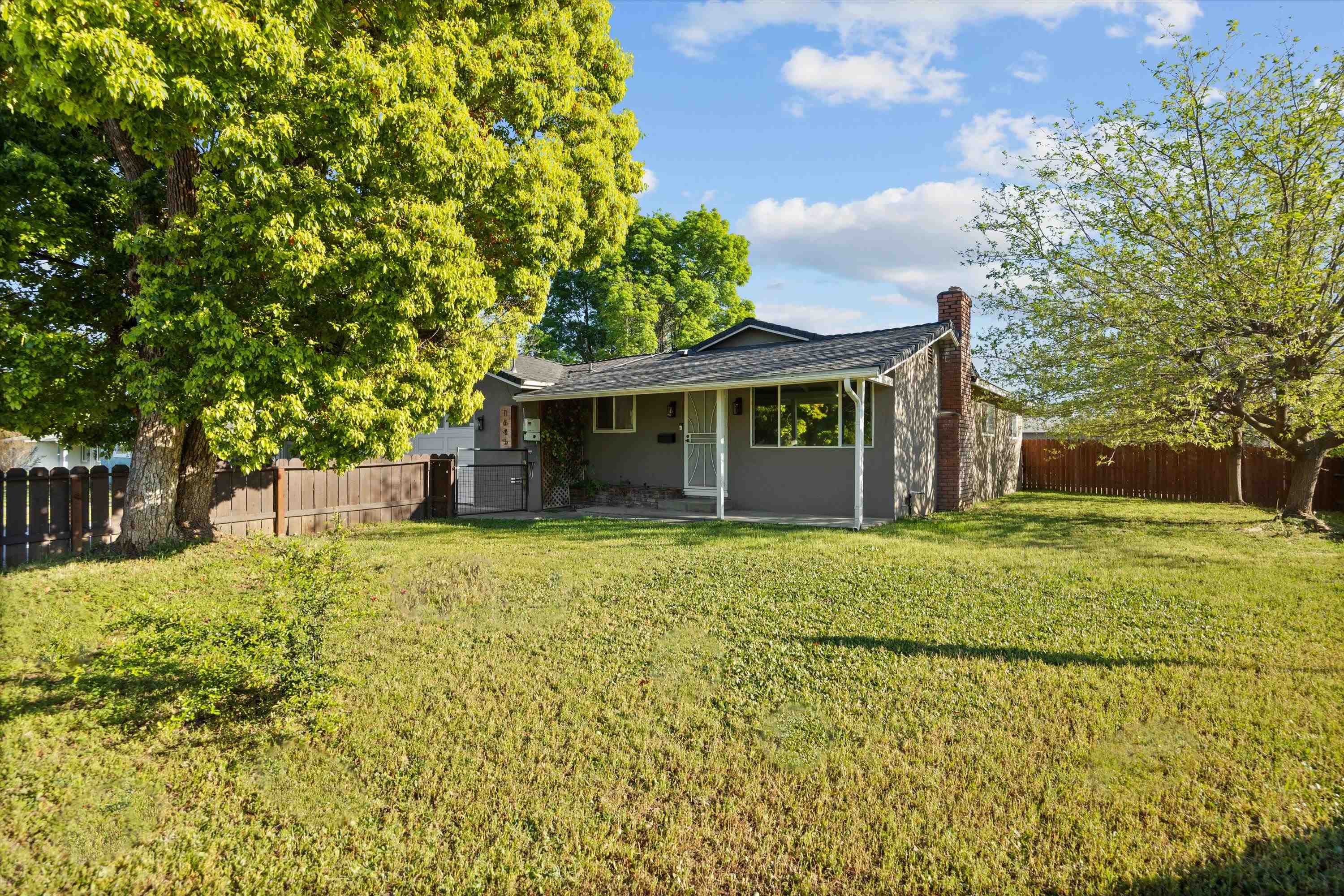 1645 Aloha Street Red Bluff, CA 96080 - Photo 4 of 30