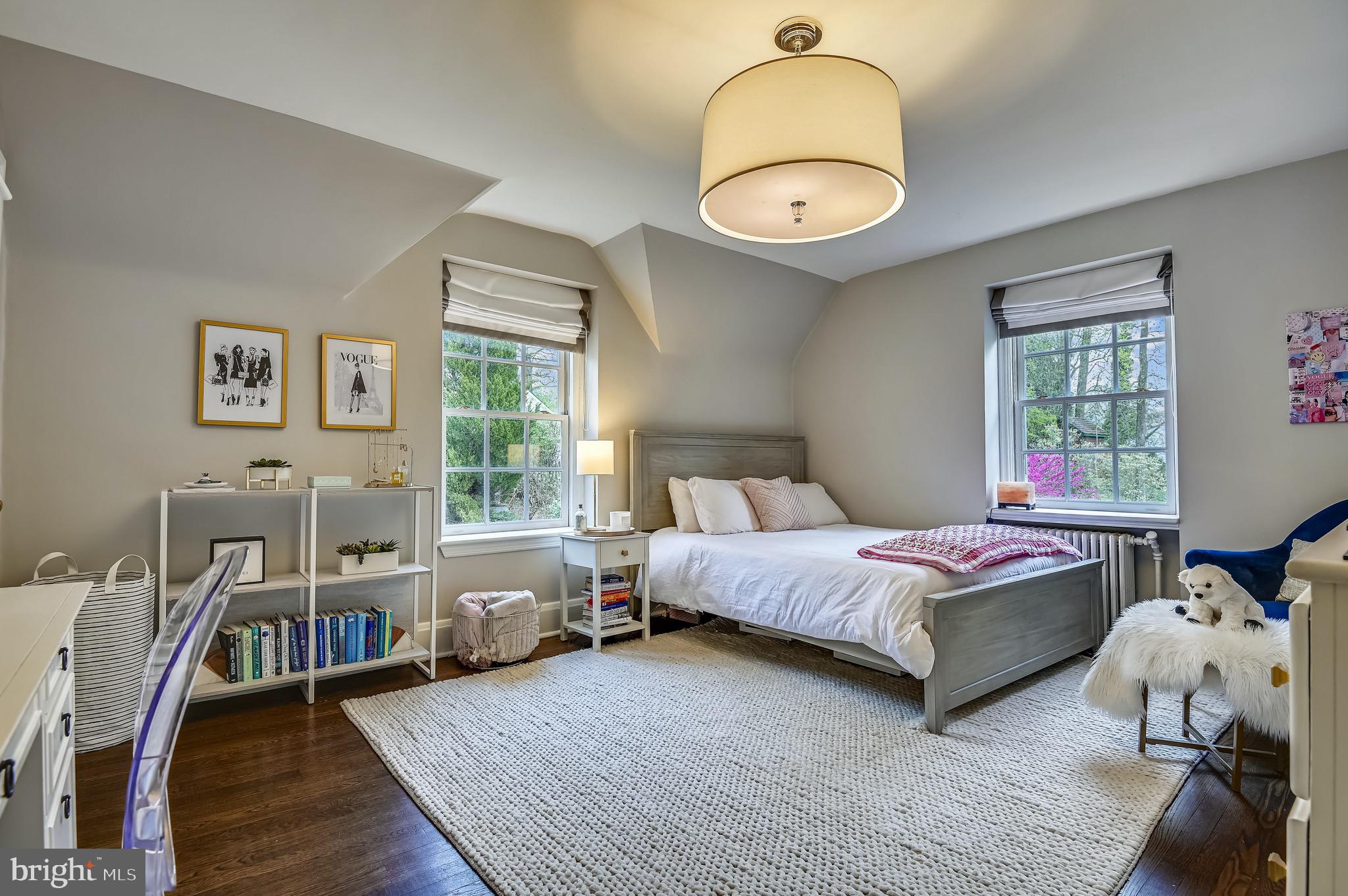 5217 Springlake Way Baltimore, MD 21212 - Photo 40 of 62 Bedroom with large pendant light