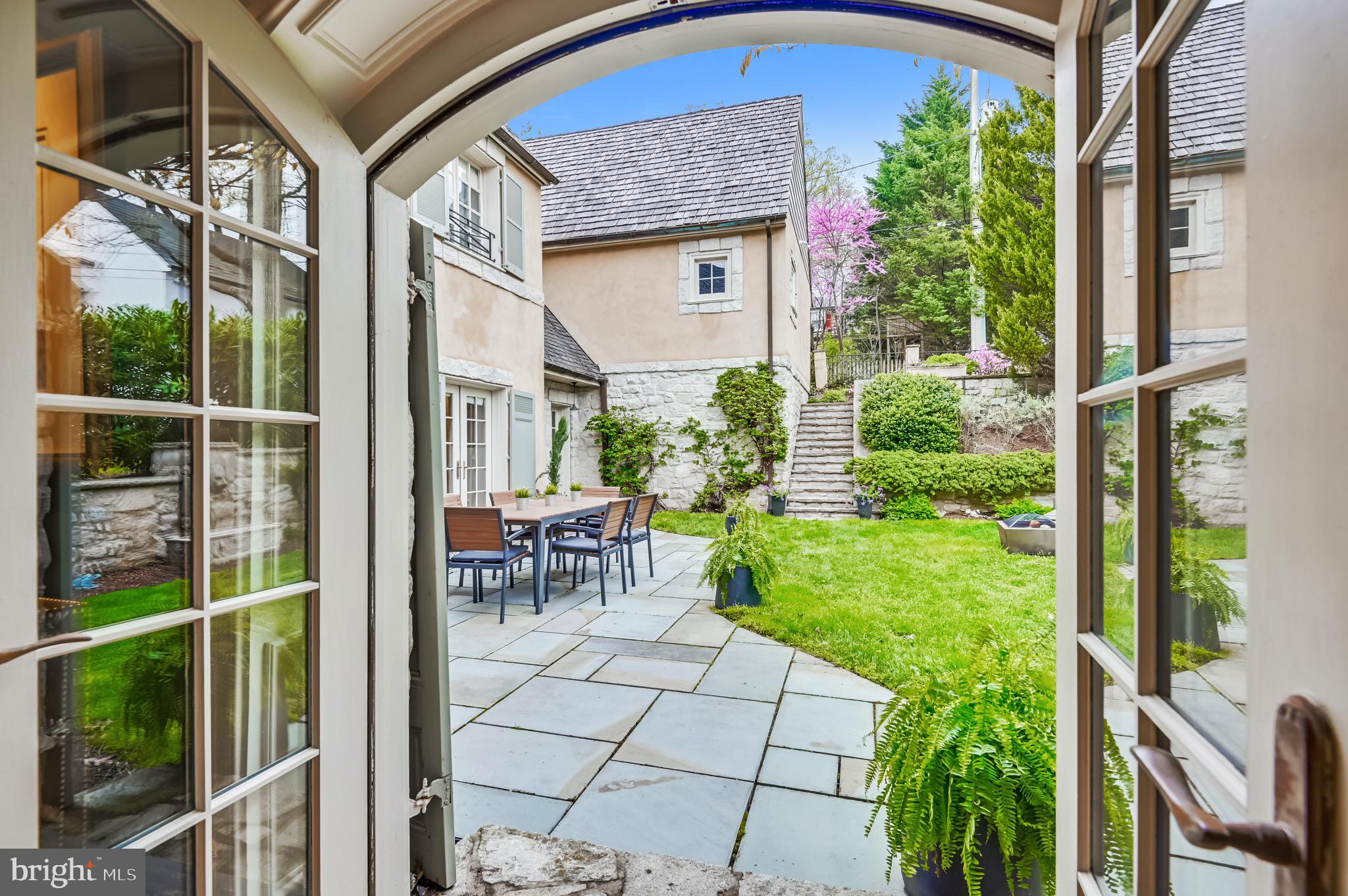 5217 Springlake Way Baltimore, MD 21212 - Photo 7 of 62 Perfect flow to patio