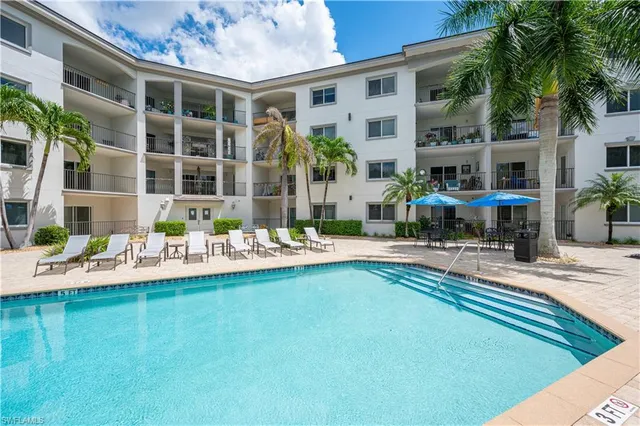 $999,000 | 1100 Pine Ridge Road, Unit 400, Naples, FL 34108