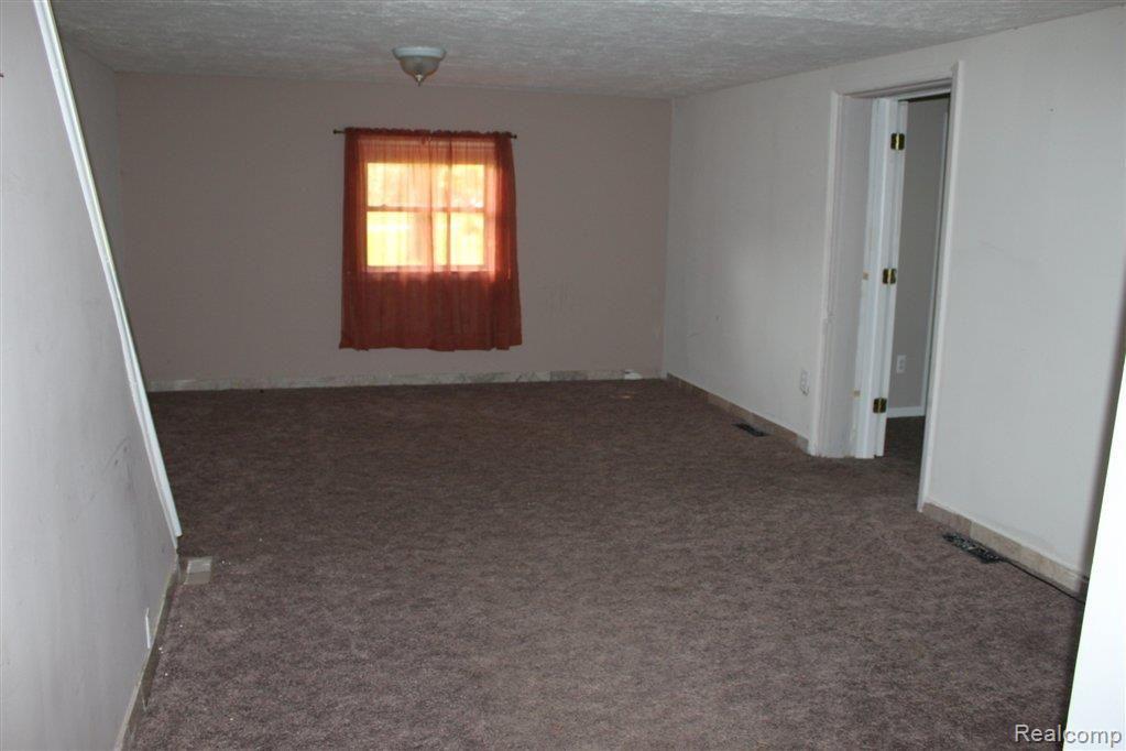 56245 Fairchild Road Macomb, MI 48042 - Photo 8 of 11 IMG_6177.JPG